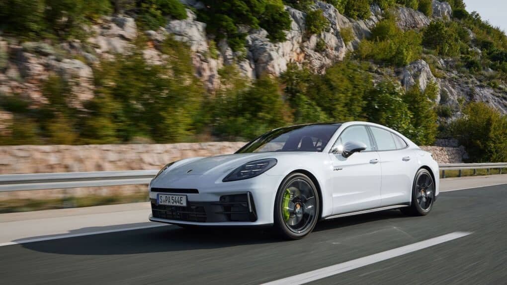 Porsche Panamera 4 E-Hybrid Executive, 2024 | Imagen: Porsche AG

